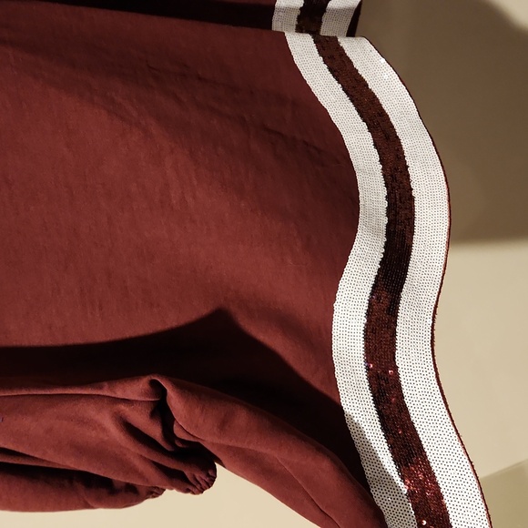 ❤️ PEACH LOVE CALIFORNIA GAME DAY SEQUIN FOOTBALL PUFF SLEEVE TOP, MEDIUM - Picture 12 of 14